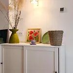 Apartment Cozy Wabi-sabi Retreat W Bikes By The River *