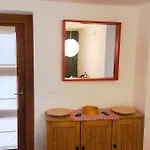 Cozy Wabi-sabi Retreat W Bikes By The River Apartment