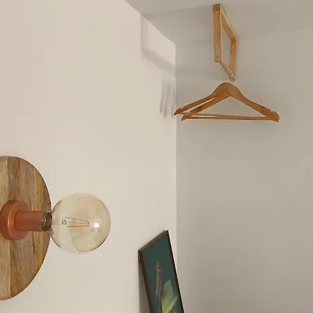 Cozy Wabi-sabi Retreat W Bikes By The River *