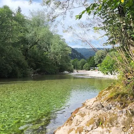 Cozy Wabi-sabi Retreat W Bikes By The River * Бохинь