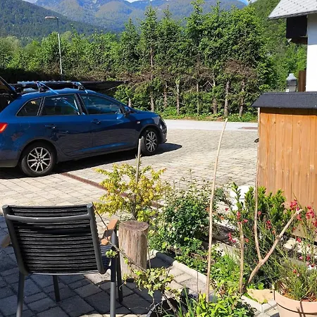 Cozy Wabi-sabi Retreat W Bikes By The River * Бохинь