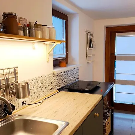 Cozy Wabi-sabi Retreat W Bikes By The River