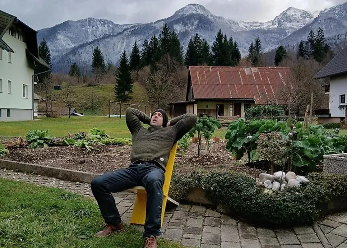 Apartamento Cozy Wabi-sabi Retreat W Bikes By The River